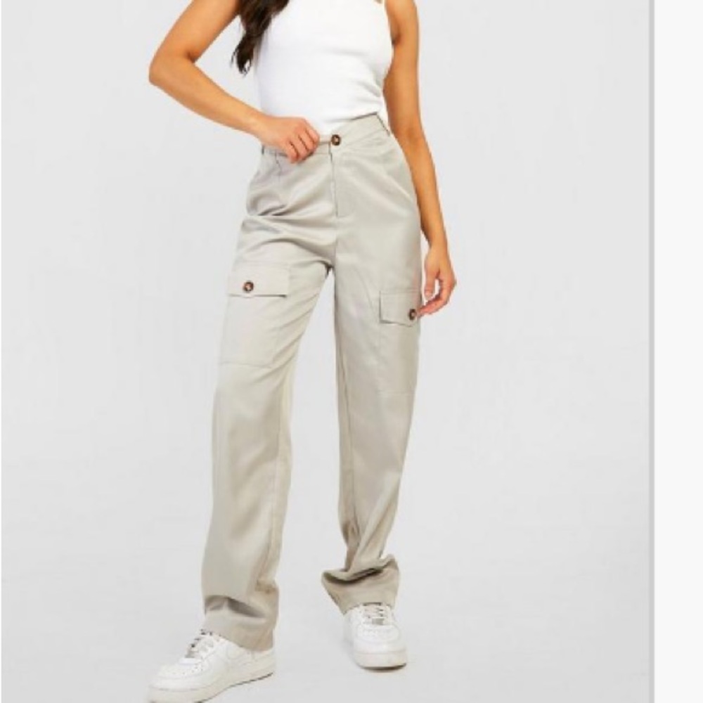 Boohoo cargo pant size 6 worn once